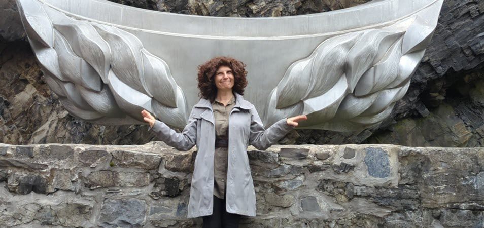 2-statue-wings