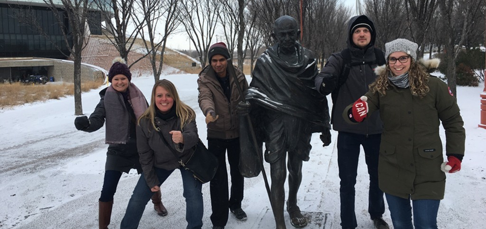 3-statue-ywg