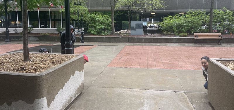 Teams playing Who Kidnapped the Boss in the city